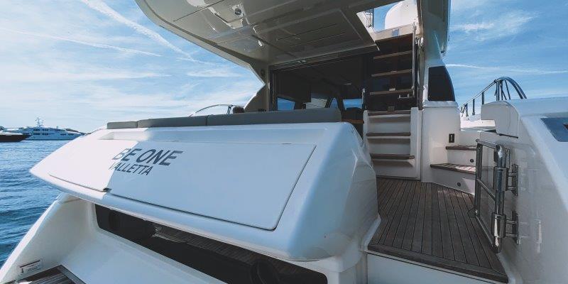 2017 FERRETTI YACHTS 550 